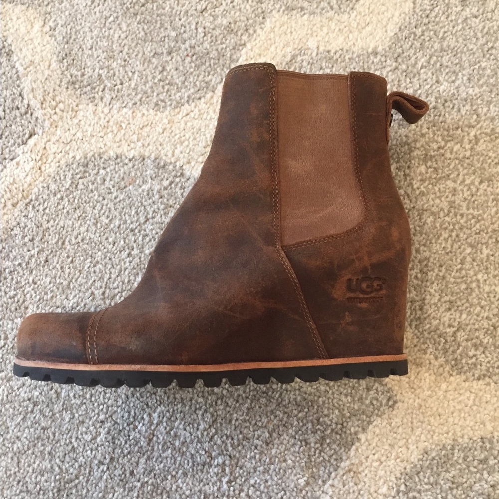 Women’s PAX UGG boots